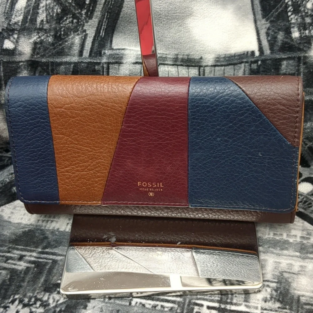 Fossil multicolor leather wallet